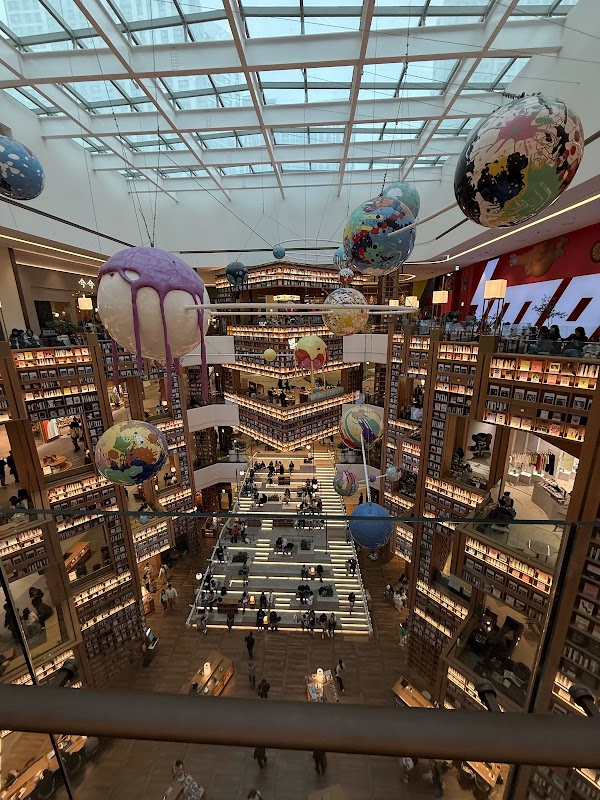 Byeolmadang Library Starfield Suwon 5
