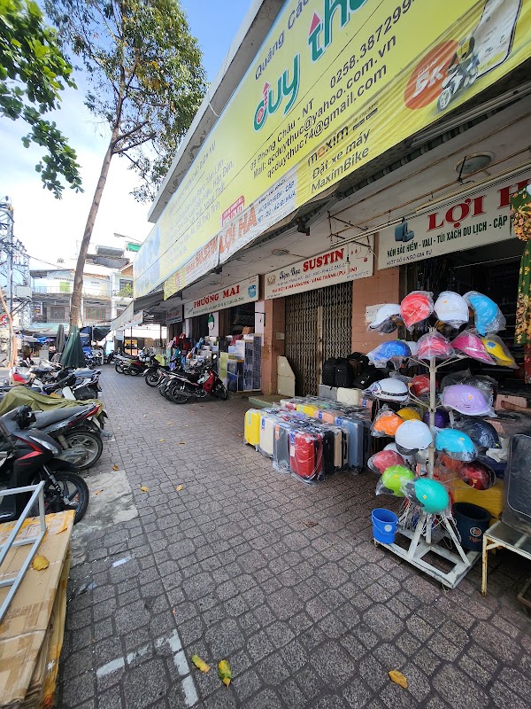 Xom Moi Market 1