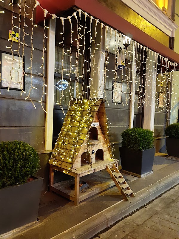 İlk Belediye Caddesi