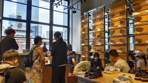 Onitsuka Tiger Marunouchi Store 5