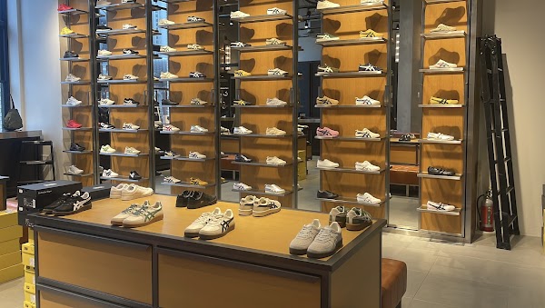 Onitsuka Tiger Marunouchi Store 4