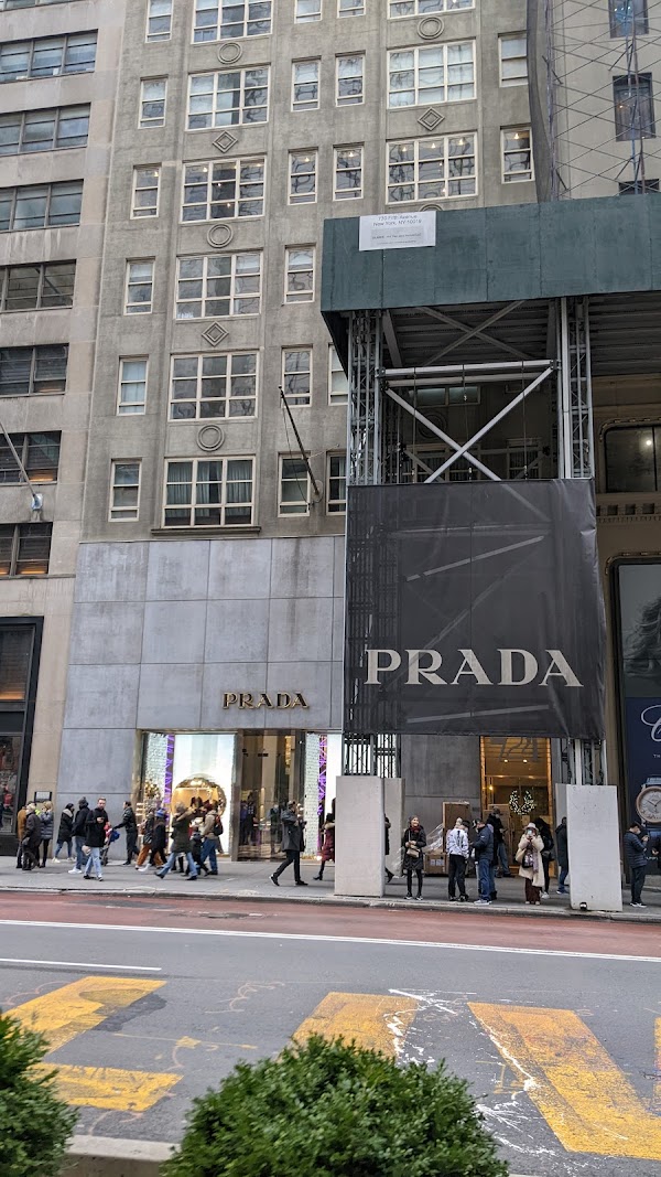 Prada New York 5th Avenue 1