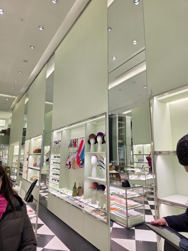 Prada New York 5th Avenue 5