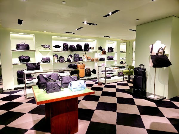 Prada New York 5th Avenue 3