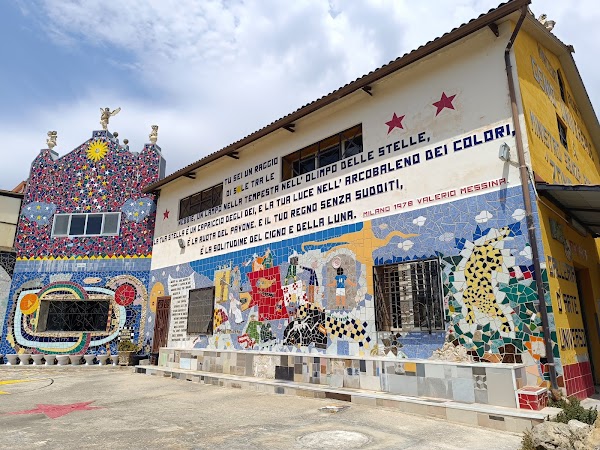 Vincent City - Casa dell'artista Vincent Brunetti 5