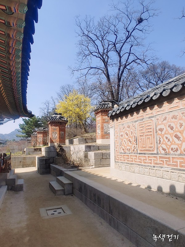 Chimneys in Amisan Garden 1