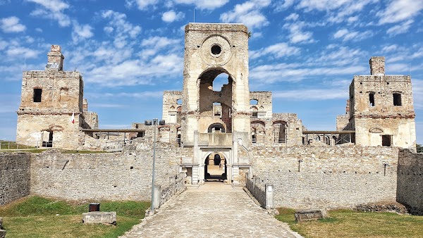 Krzyżtopór Castle