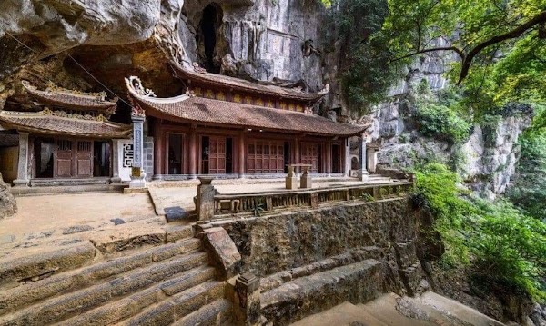 Bich Dong Pagoda 4