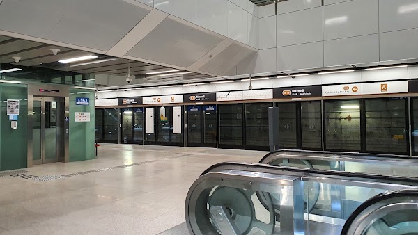 Maxwell MRT Station (TE18)