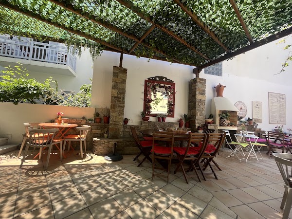 Melimilon Restaurant Naxos 1