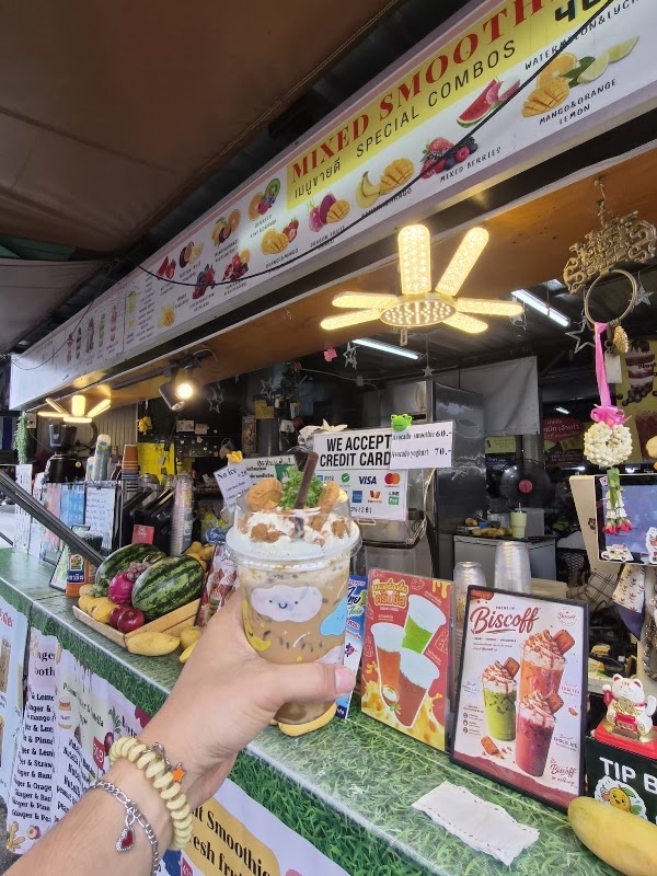 Famous Smoothies at Chiang Mai Gate 2