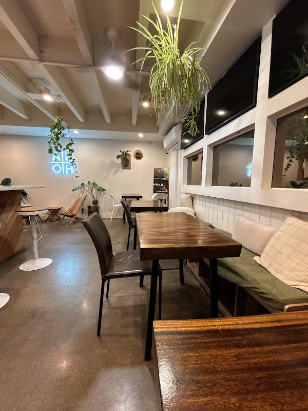ALOH Health Bar & Cafe 2