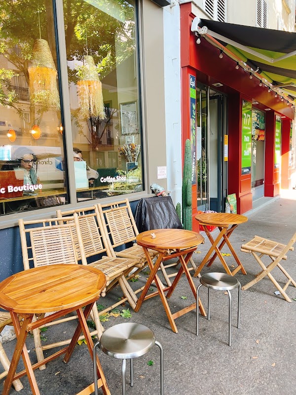 Othman café & Holistic boutique