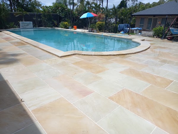 Helensvale 4