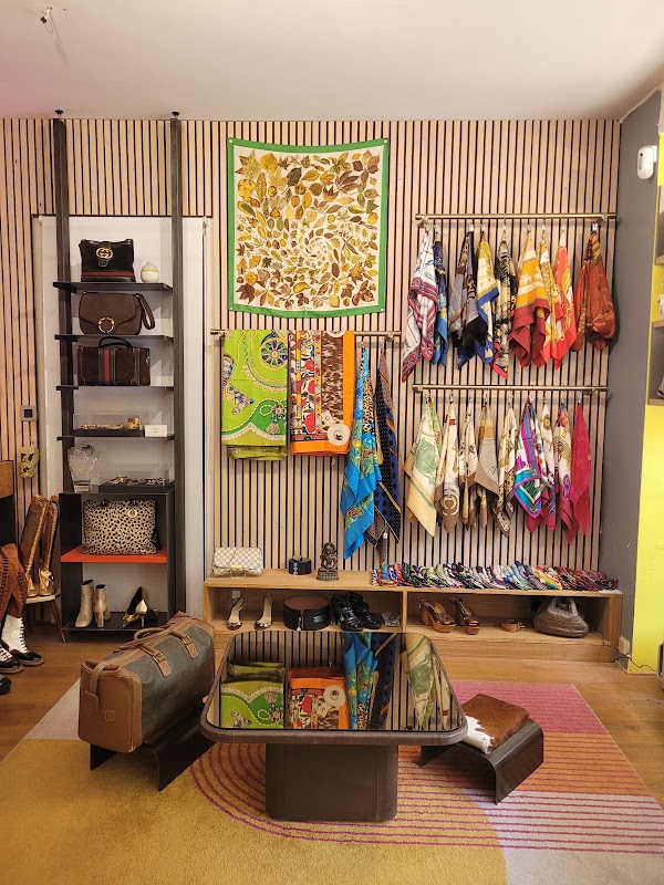 La Mode Vintage - Vintage and Designer Shop