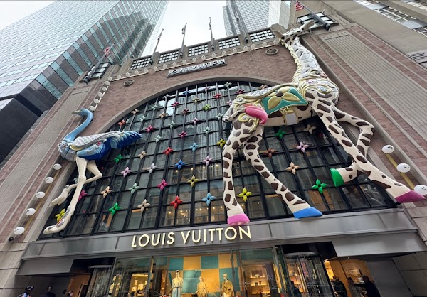Louis Vuitton New York Saks Fifth Ave 1