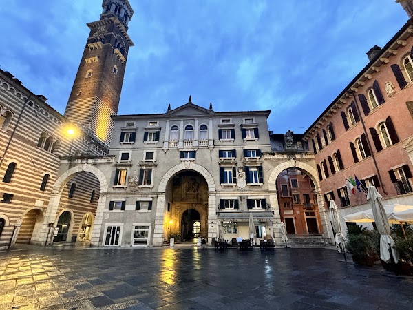 Piazza dei Signori 5
