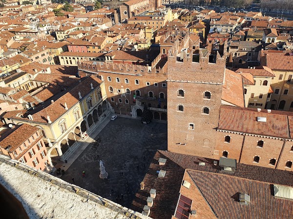 Piazza dei Signori 4