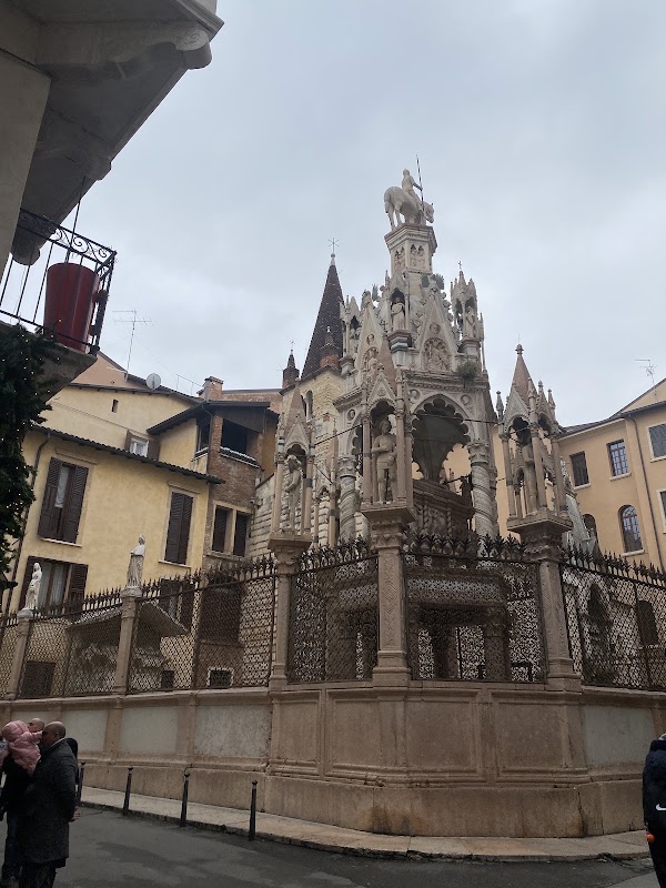 Piazza dei Signori 3