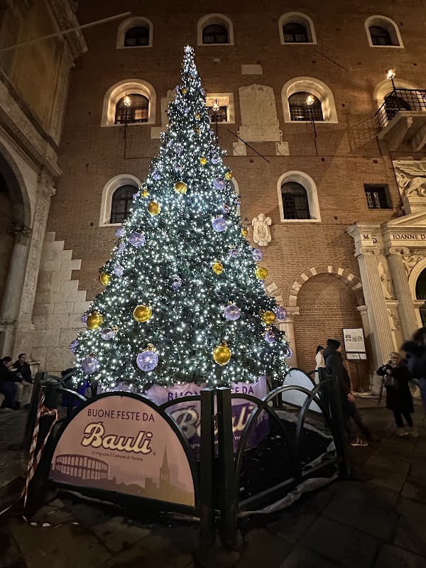 Piazza dei Signori 2