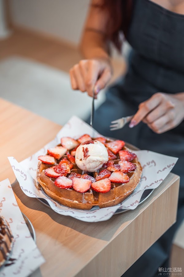 Naug Cafe & Desserts 2