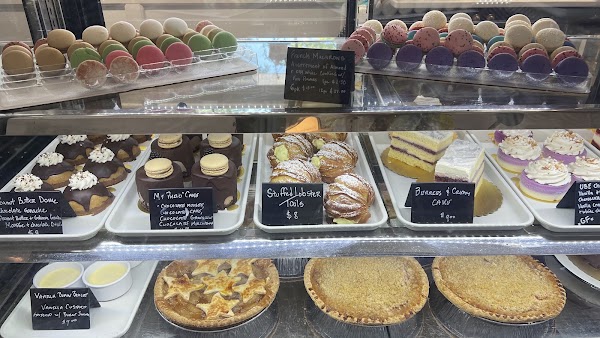 Le Marche Bakery & Cafe 4