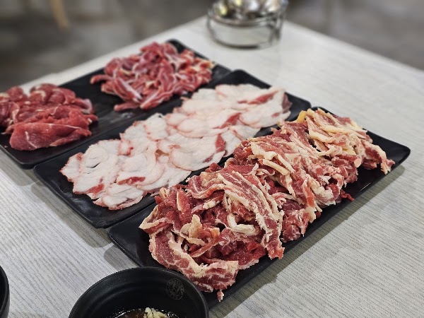 ชาบูแต้จิ๋ว เลิศเลิศ สาขา สาธร 大吉呈潮汕牛肉火锅（沙通店） 3