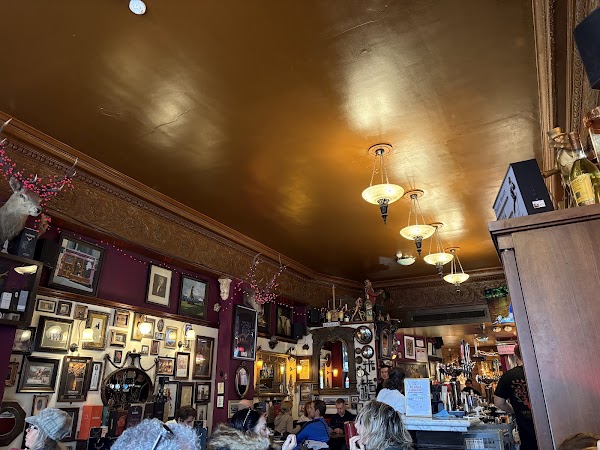 Whiski Bar & Restaurant 5