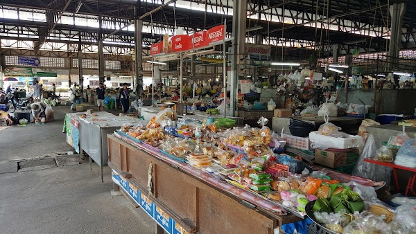 Nong Hoi Market (Local Friday Market) 5
