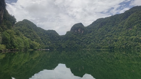 Dayang Bunting Lake