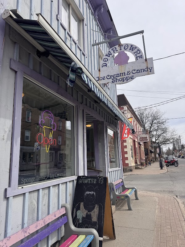 Downtowne Ice Cream Shoppe 3