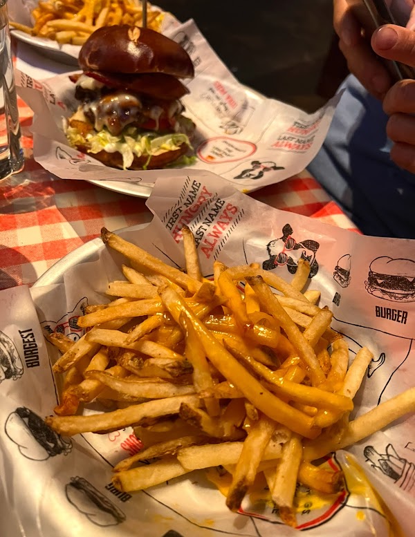Bill's Bar & Burger 3