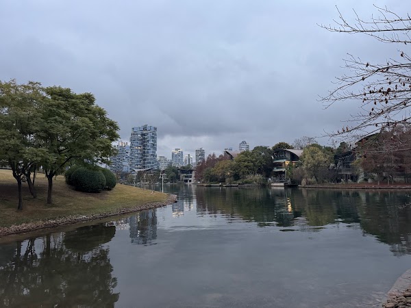 麓山国际麓湖生态城销售中心