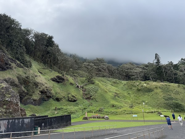 Parking for Nu'uanu Pali Lookout Point 5