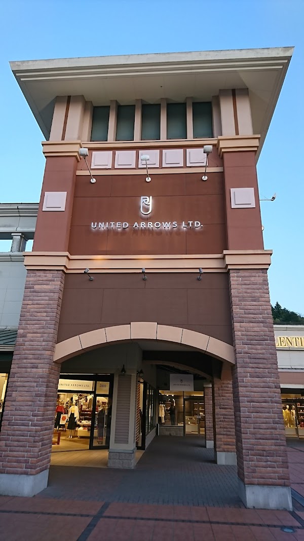 UNITED ARROWS LTD. OUTLET GOTEMBA 4