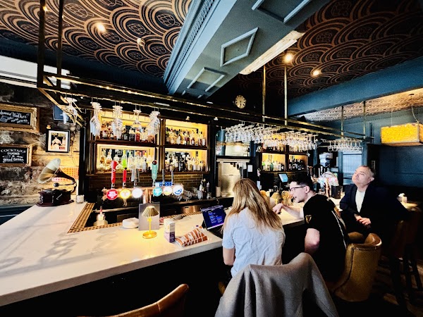 Buck's Bar 5