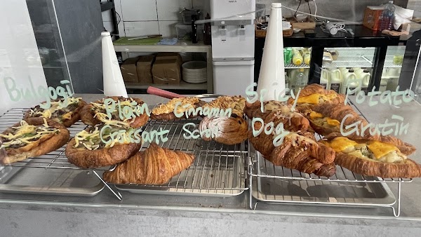 Sincerity Bake & Brew by Jacorey Cafe (coffee & dessert) 5