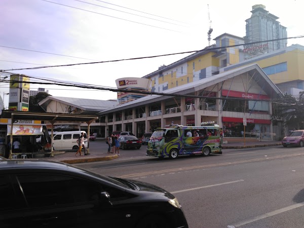 General Maxilom Avenue