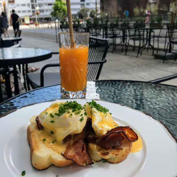 Jolie - Brasserie Cafe 5