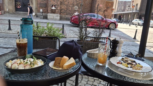 Jolie - Brasserie Cafe 4