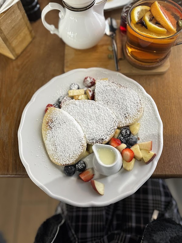 Jolie - Brasserie Cafe 2