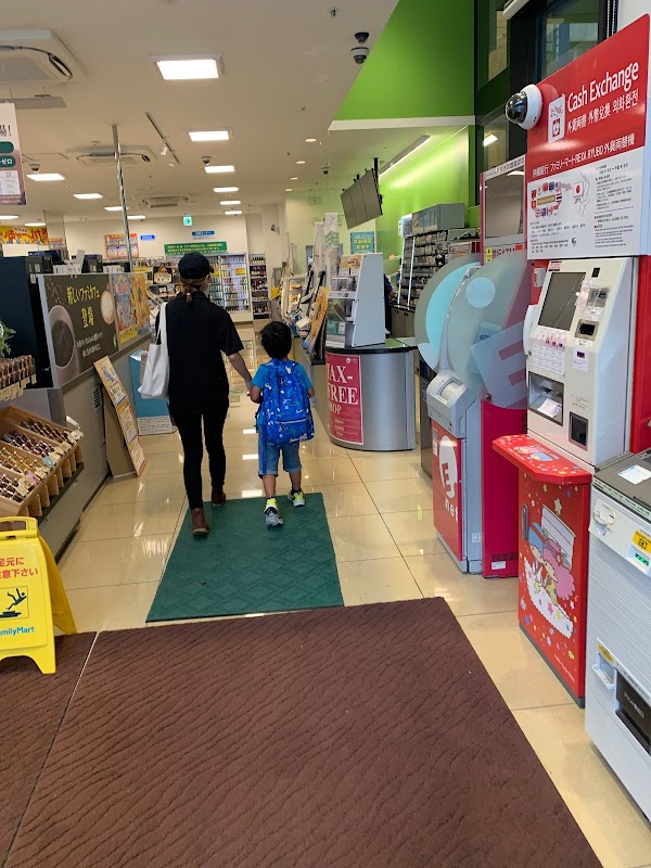 FamilyMart Kokusai-dori Entrance 5
