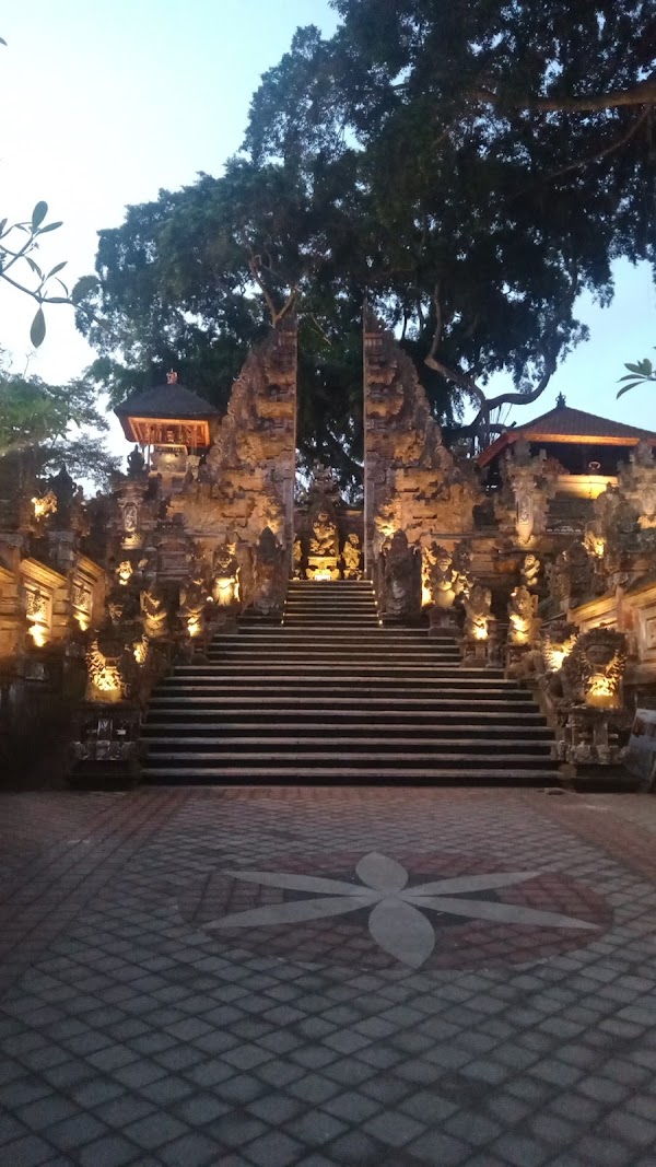 Kecak & Fire Dance - Ubud Kaja at Pura Dalem Ubud 2