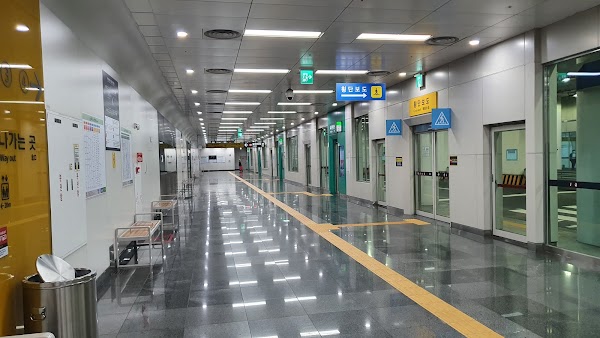 Gwanggyo center (Ajou University) Station 1