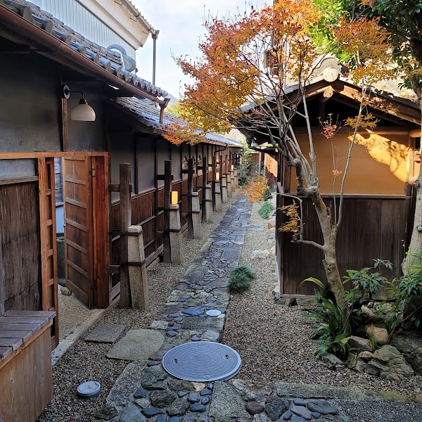 Udatsu-lined streetscape 2