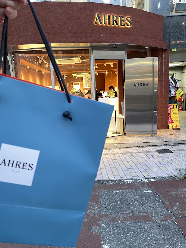 AHRES（ アーレス）表参道店