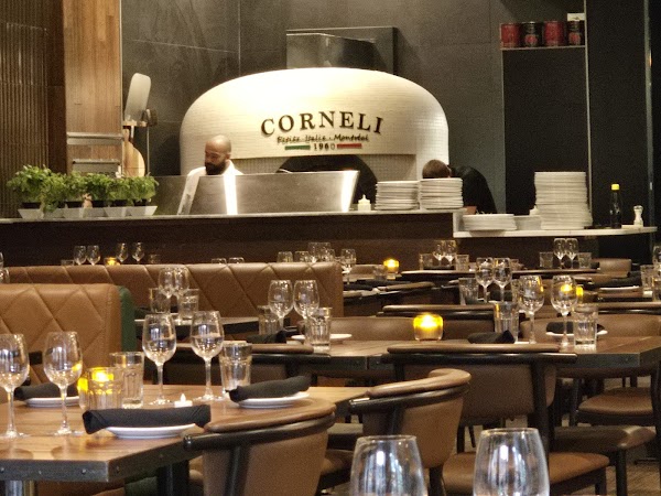 Restaurant Corneli Montréal 2