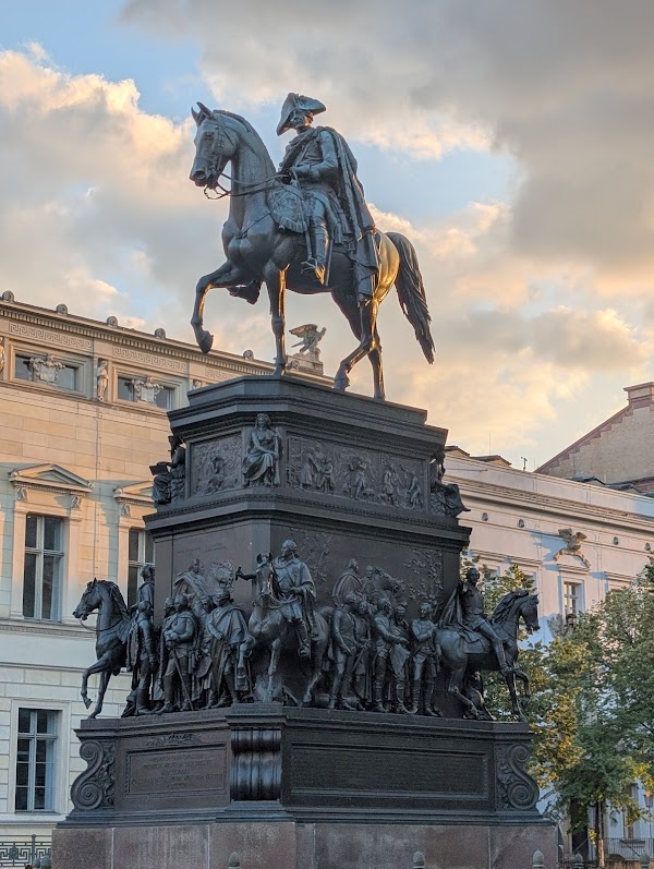 Bebelplatz 3