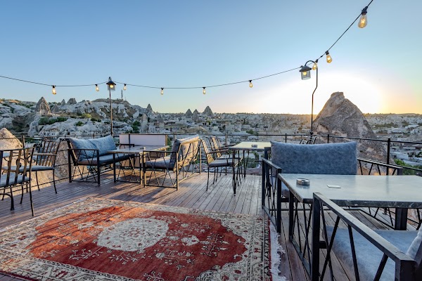 CASTLE CAVE HOTEL