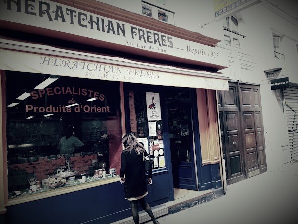 Heratchian Frères